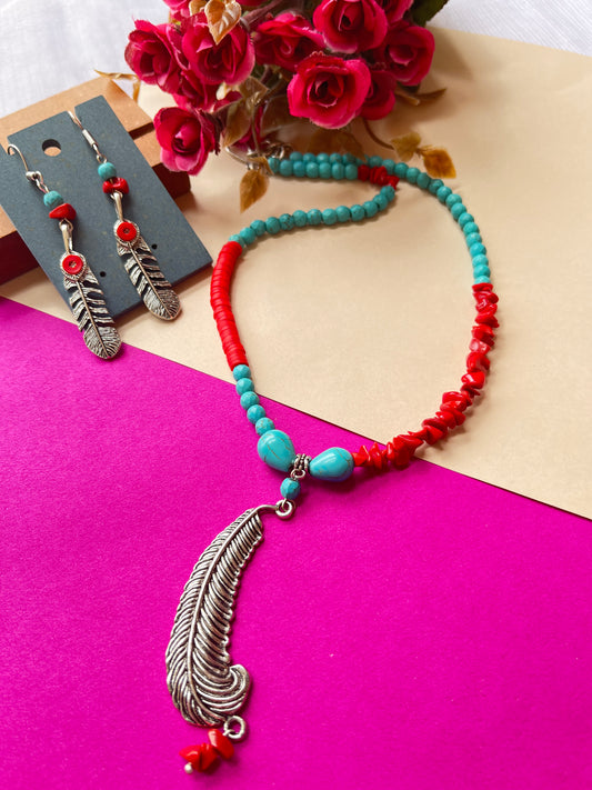 Artistic Feather Blend Necklace Set