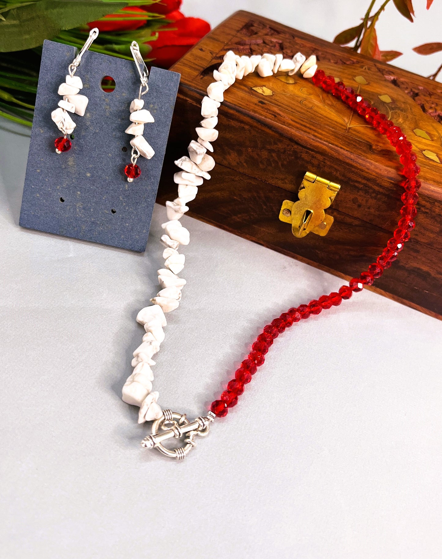 Red & White Reversible Necklace Set
