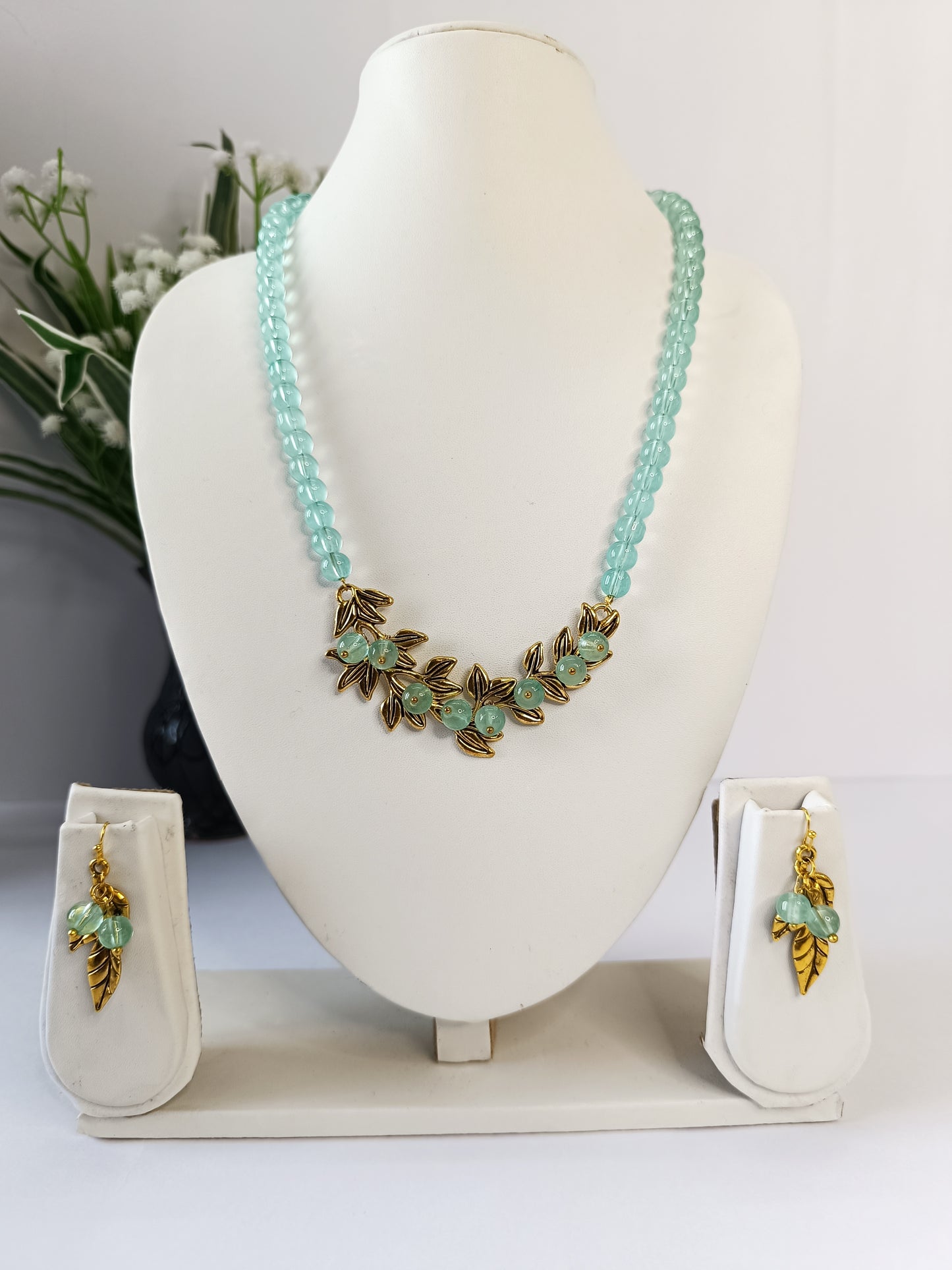 Mint Leaf Elegance Necklace Set