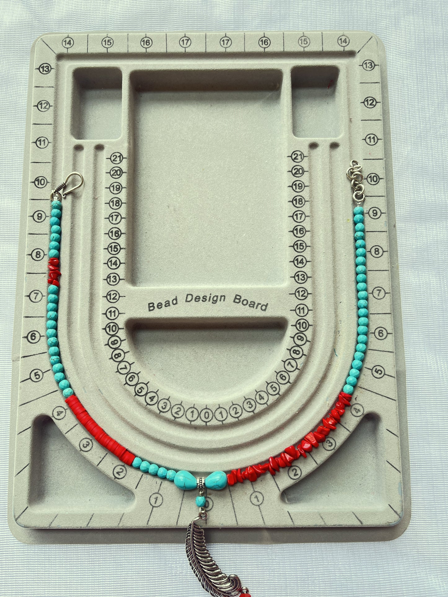 Artistic Feather Blend Necklace Set