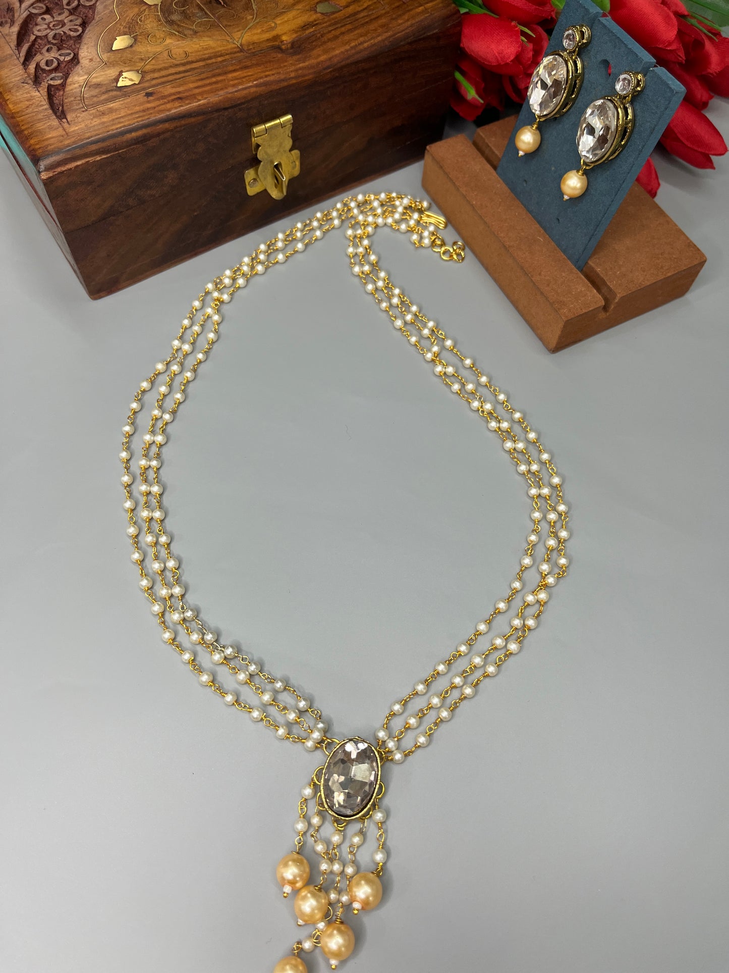 Opulent Kundan Pearl Necklace Set
