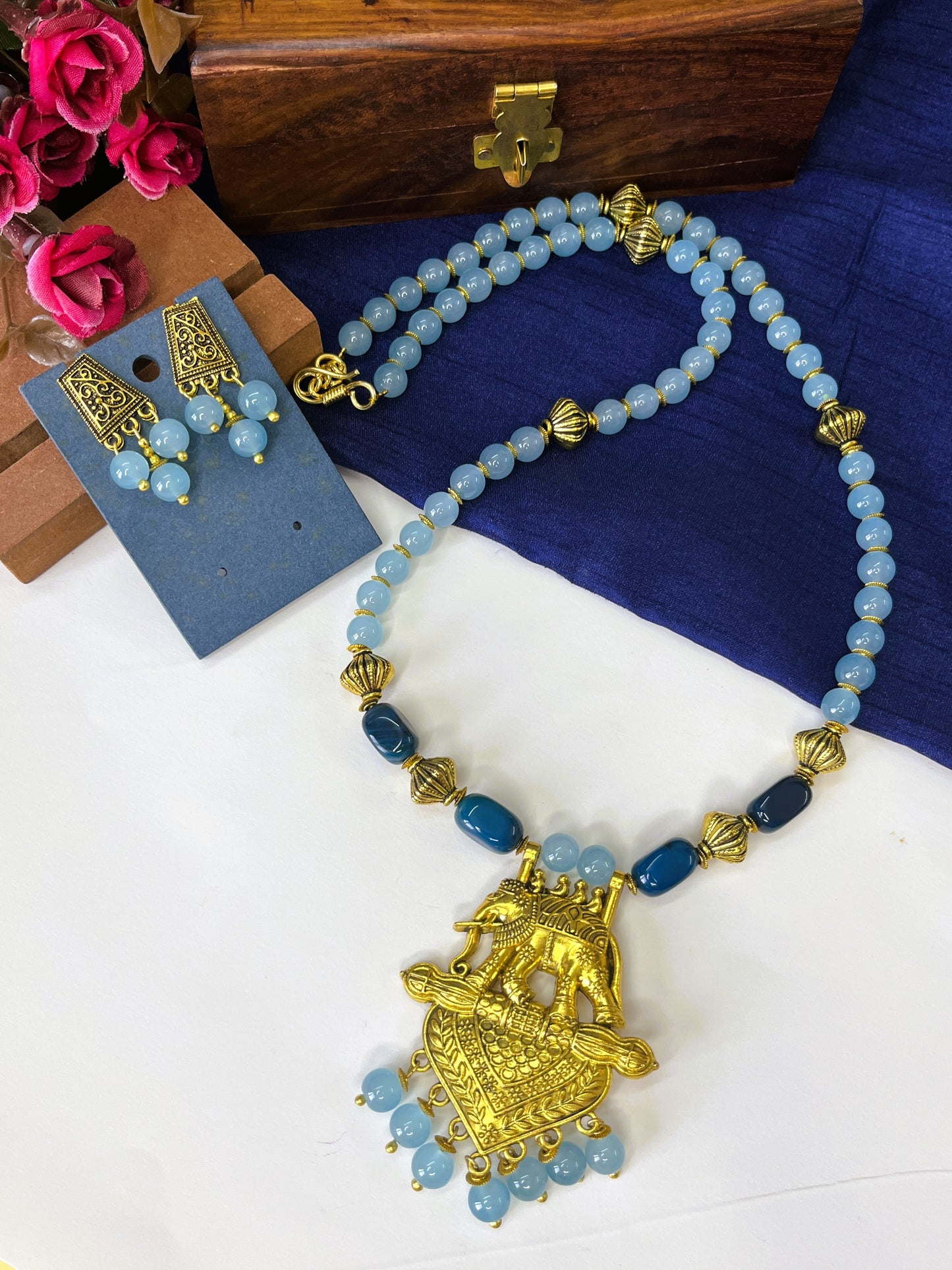 Graceful Elephant Pendant Necklace Set