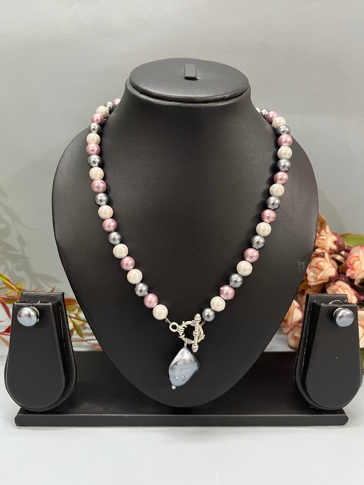 Pearl Noir Elegance Necklace Set