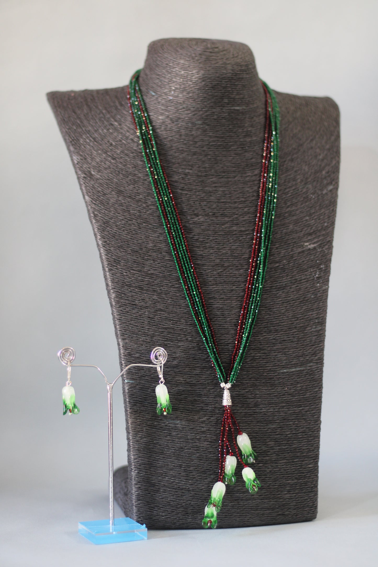 Artisan Tulip Green-Maroon Necklace Set