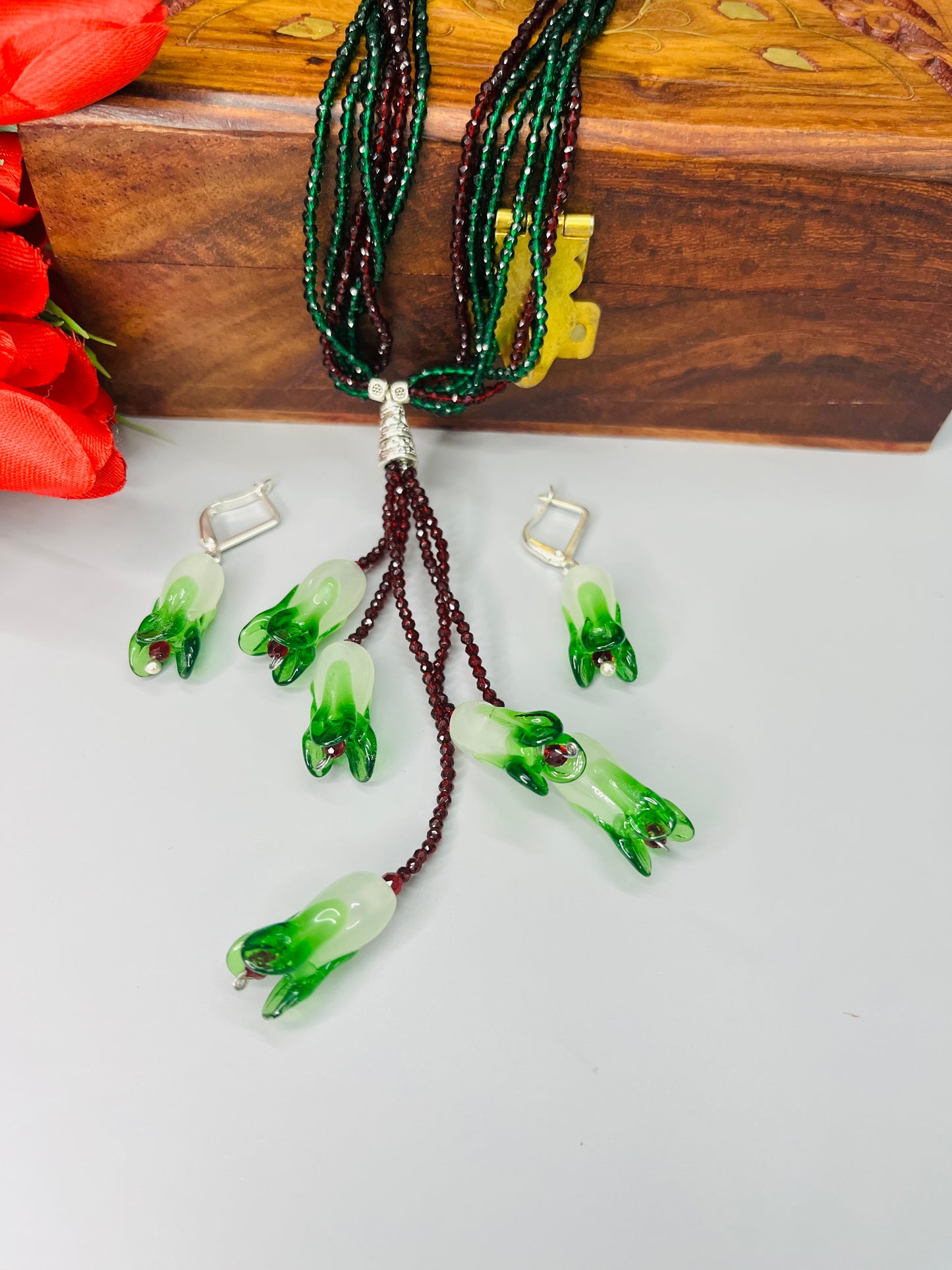 Artisan Tulip Green-Maroon Necklace Set