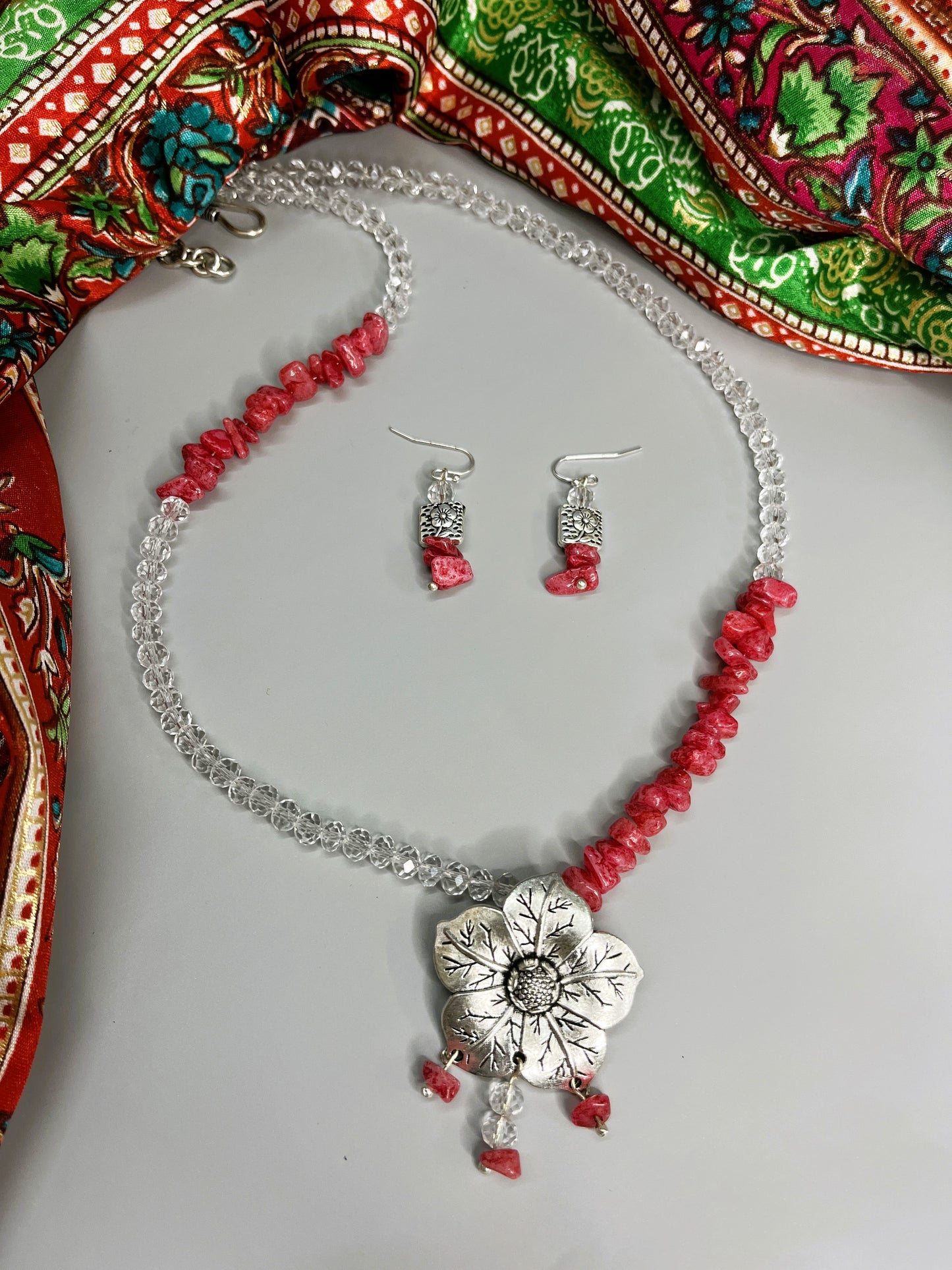 Red Chip Harmony Necklace Set