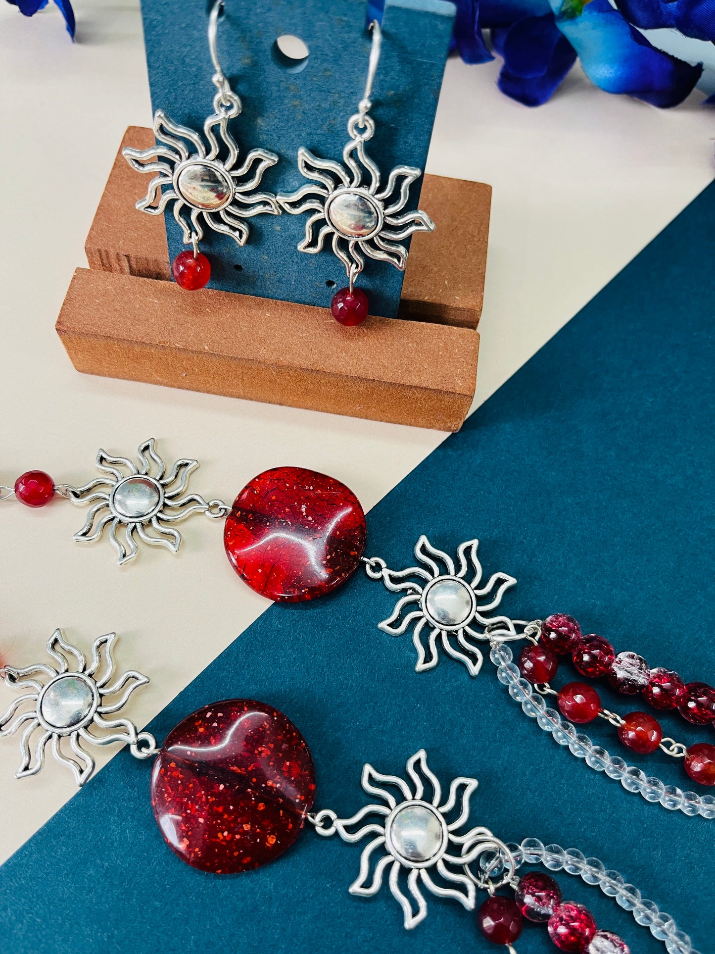 Maroon Sun Charm Necklace Set