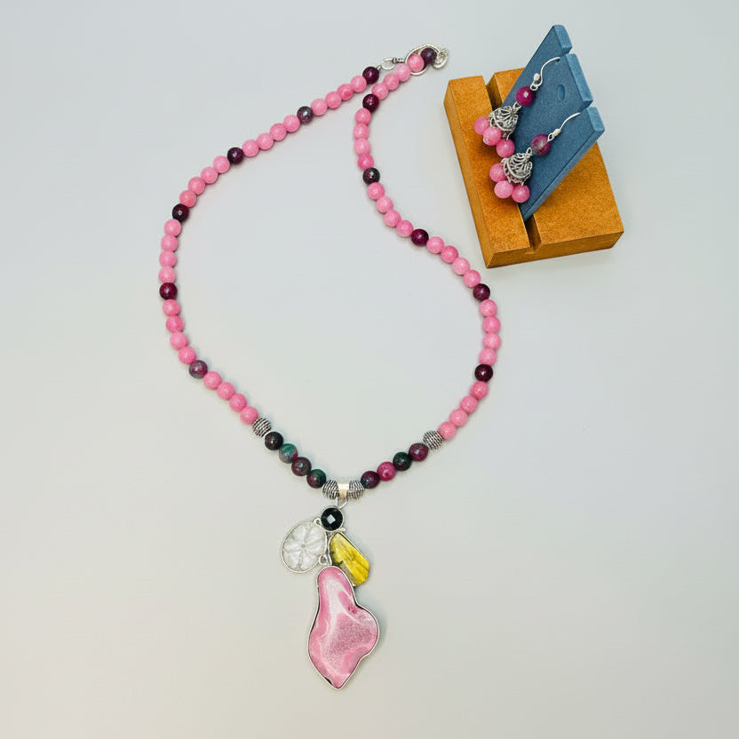 Pink Artistic Quartz Necklace-Set
