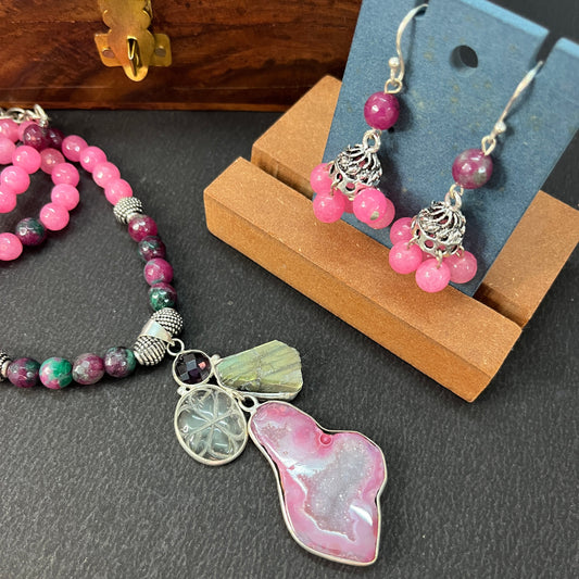 Pink Artistic Quartz Necklace-Set